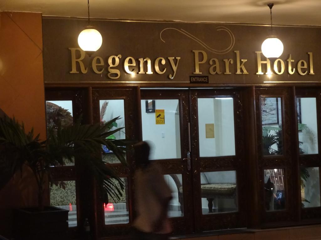 Regency Park Hotel Mombasa Exterior foto