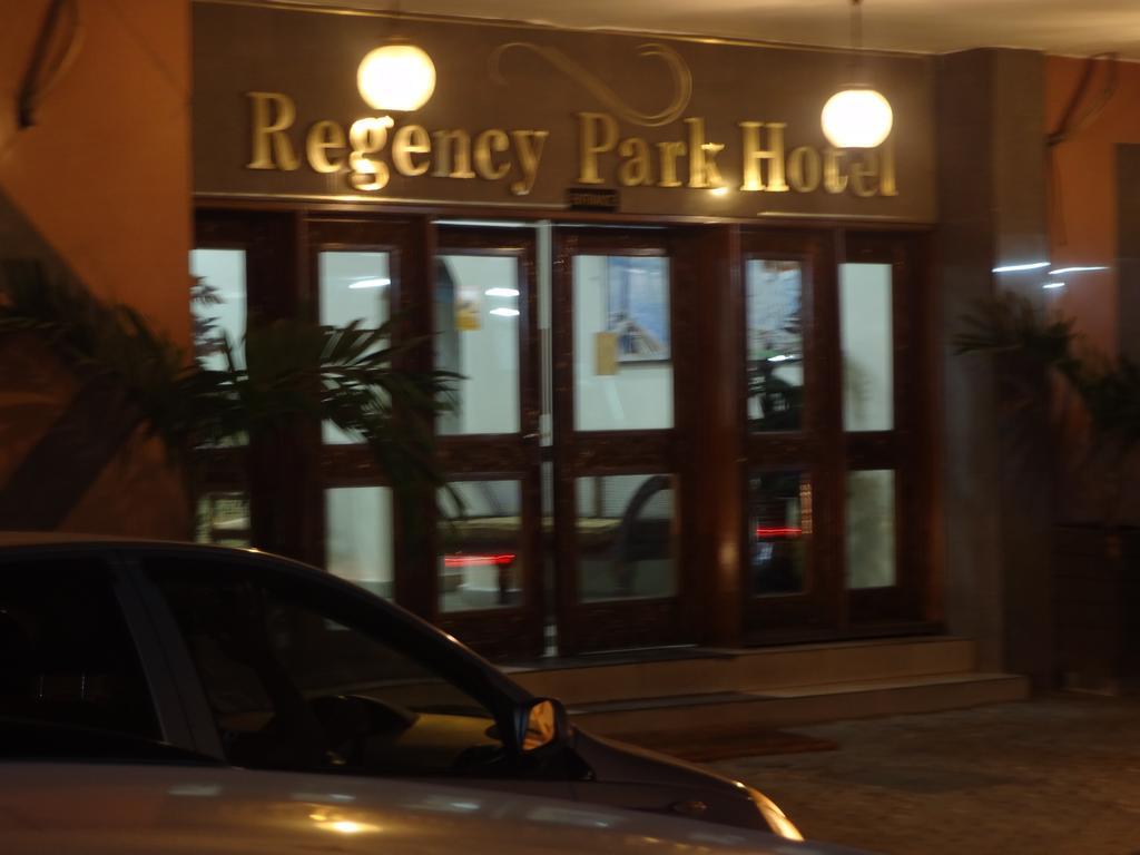 Regency Park Hotel Mombasa Exterior foto